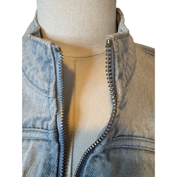 2/$30 NWT PrettyLittleThing Size "8" Light Blue Denim Sleeveless Jacket - Picture 7 of 16